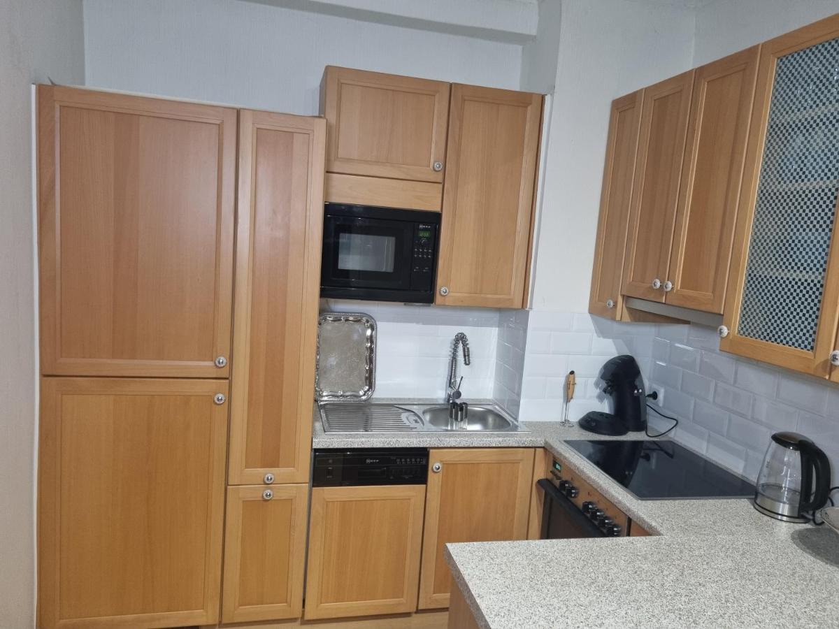 וינה Villa With Private Sauna And Jacuzzi, 8 Min From Schloss Schoebrunn מראה חיצוני תמונה