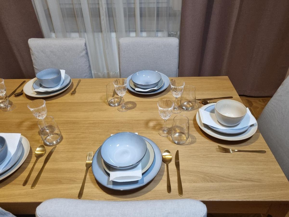 וינה Villa With Private Sauna And Jacuzzi, 8 Min From Schloss Schoebrunn מראה חיצוני תמונה