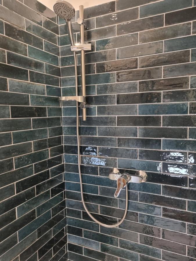 וינה Villa With Private Sauna And Jacuzzi, 8 Min From Schloss Schoebrunn מראה חיצוני תמונה