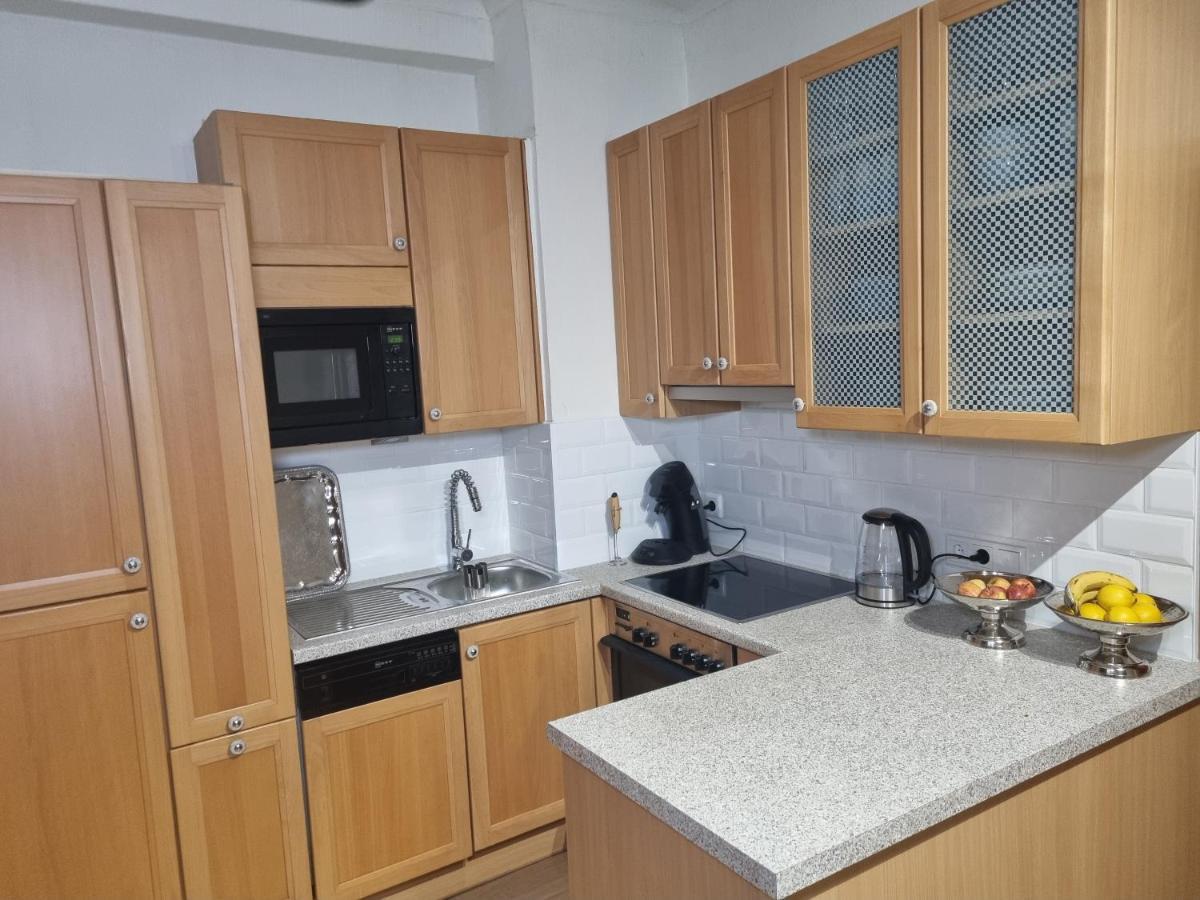 וינה Villa With Private Sauna And Jacuzzi, 8 Min From Schloss Schoebrunn מראה חיצוני תמונה