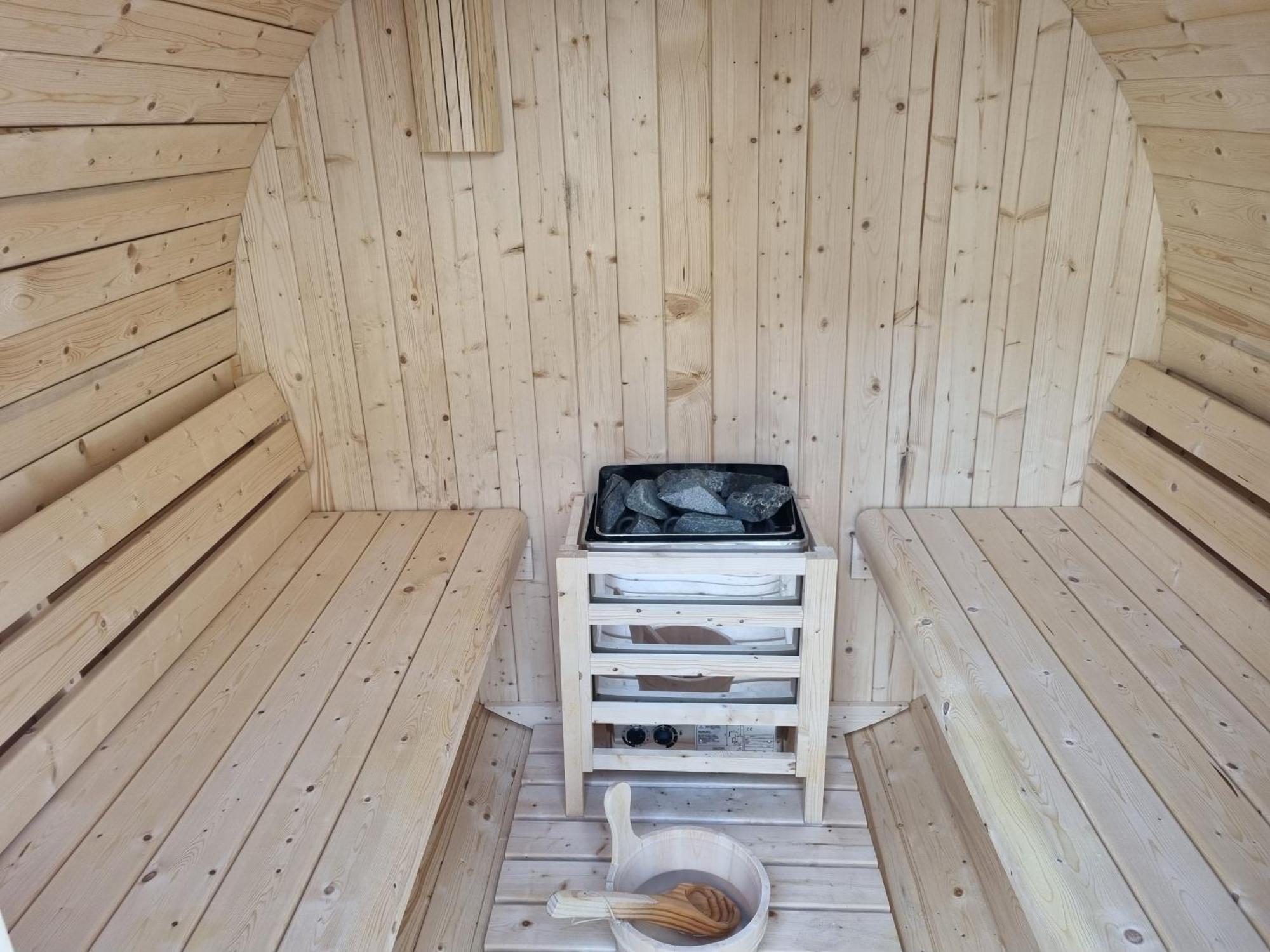 וינה Villa With Private Sauna And Jacuzzi, 8 Min From Schloss Schoebrunn מראה חיצוני תמונה