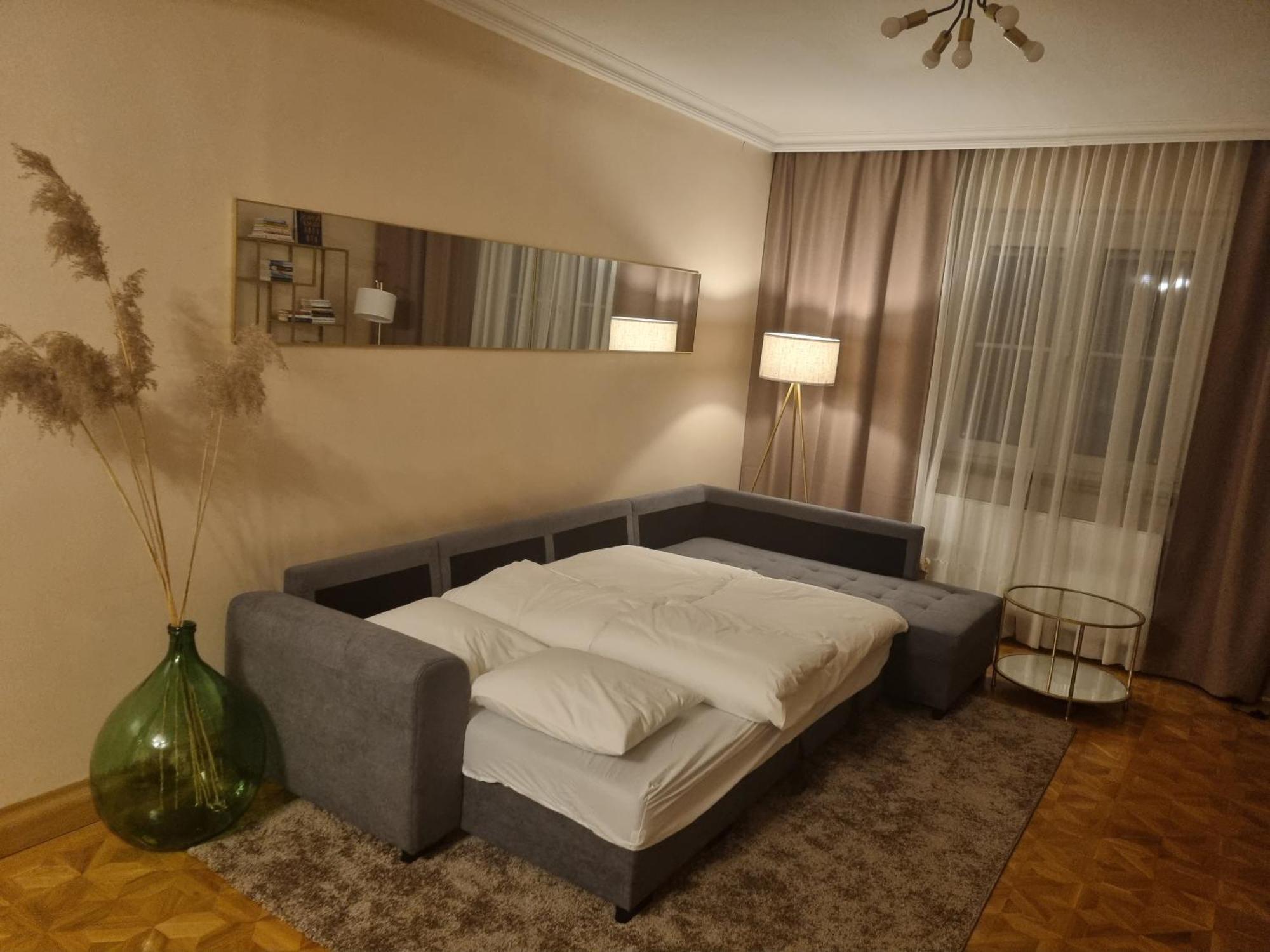וינה Villa With Private Sauna And Jacuzzi, 8 Min From Schloss Schoebrunn מראה חיצוני תמונה